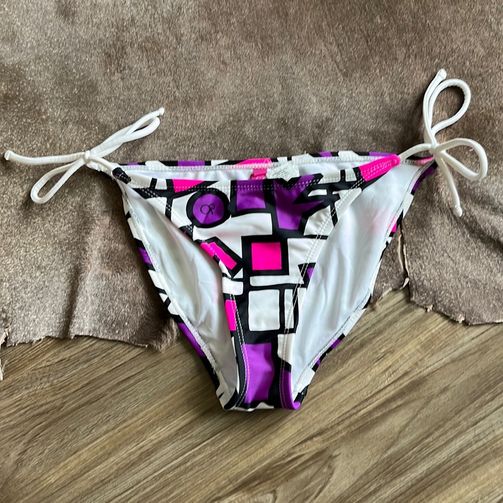 oP Side Tie Triangle Bikini Bottom